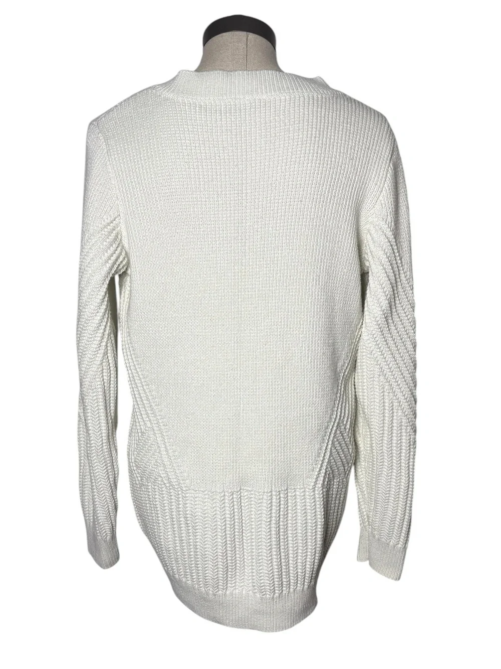 Athleta White Chunky Knit V Neck Sweater Medium Cozy Heavyweight Pullover